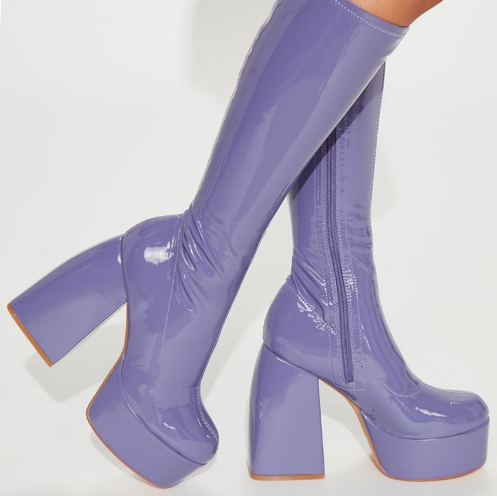 NIB Lavender 5 in Platform Knee High Boots 9